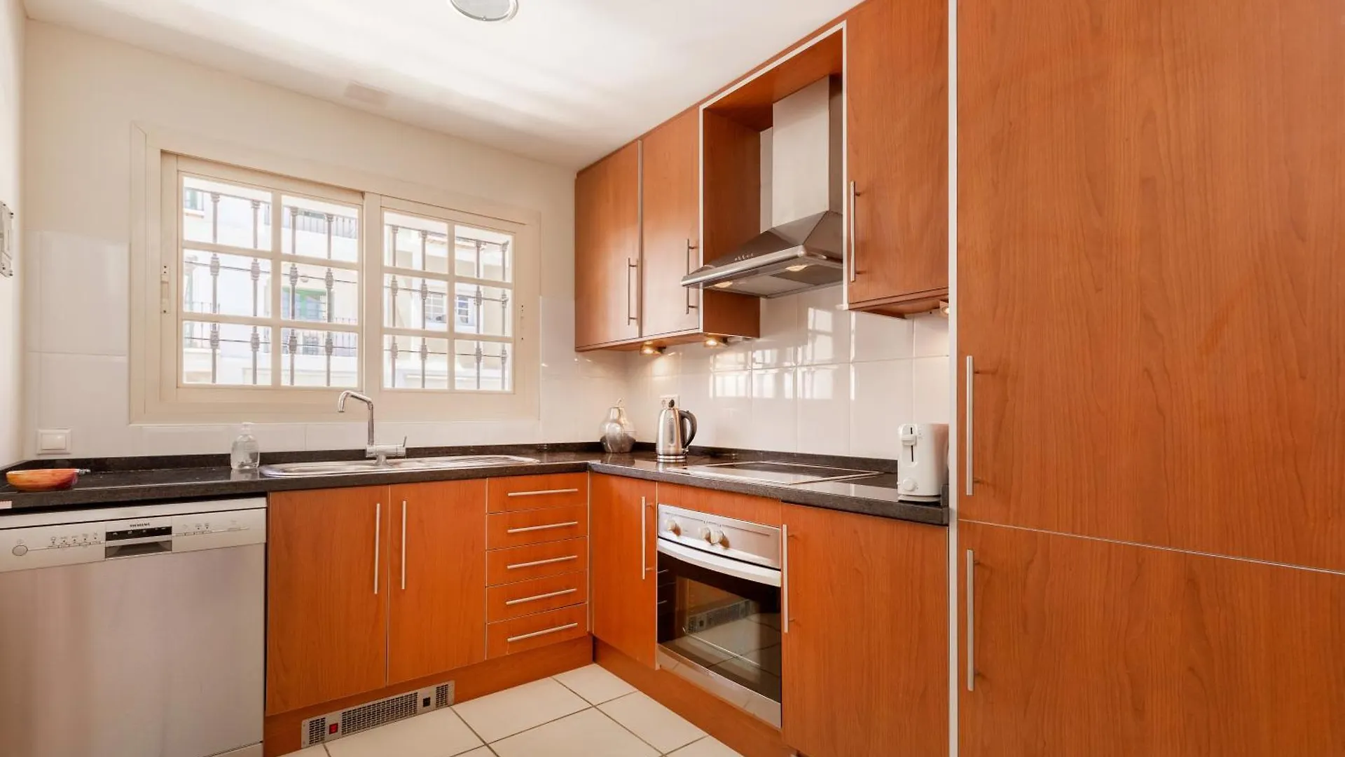 Aloha Pueblo With Sea Views Apartment Marbella