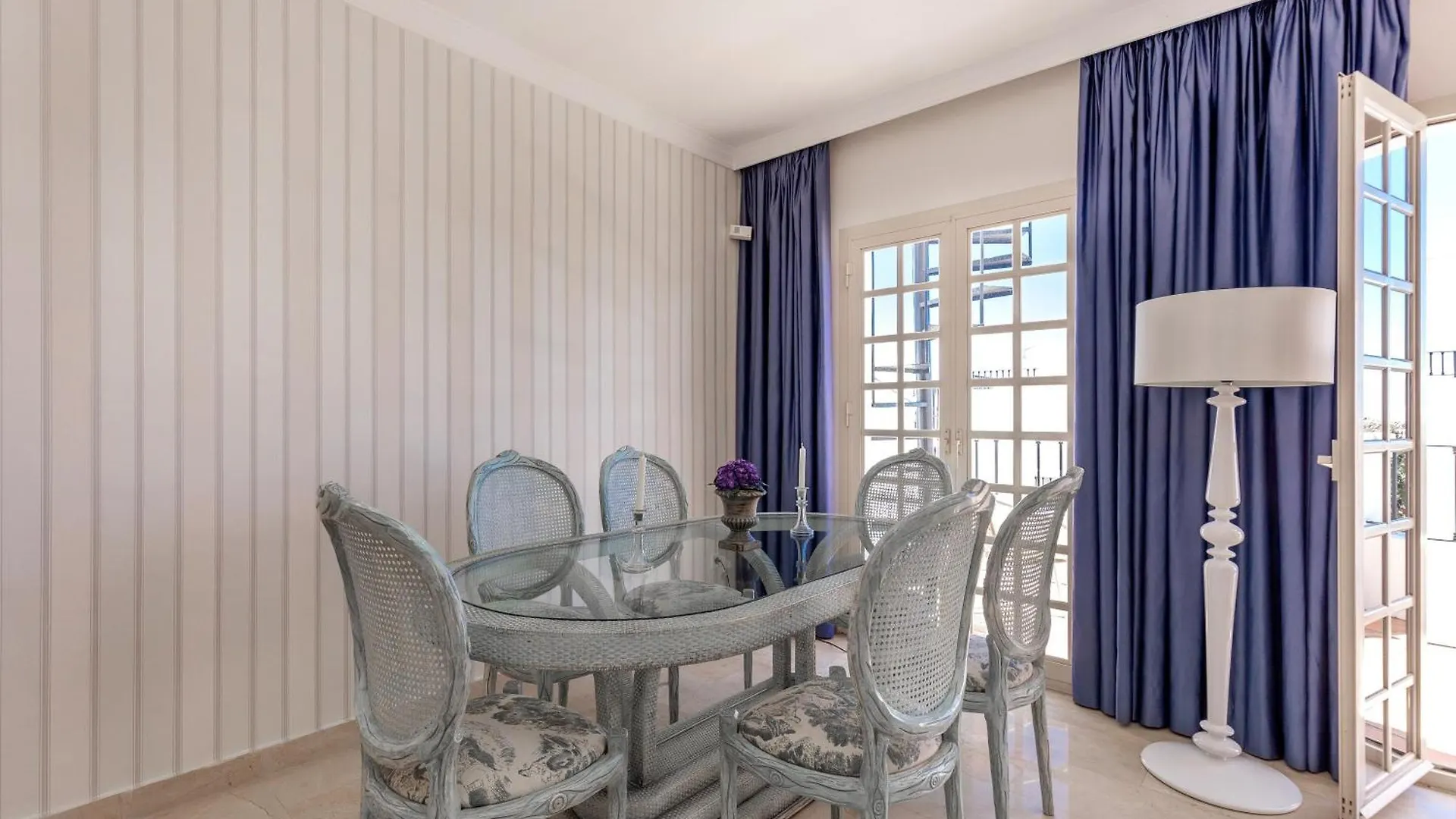 Aloha Pueblo With Sea Views Daire Marbella