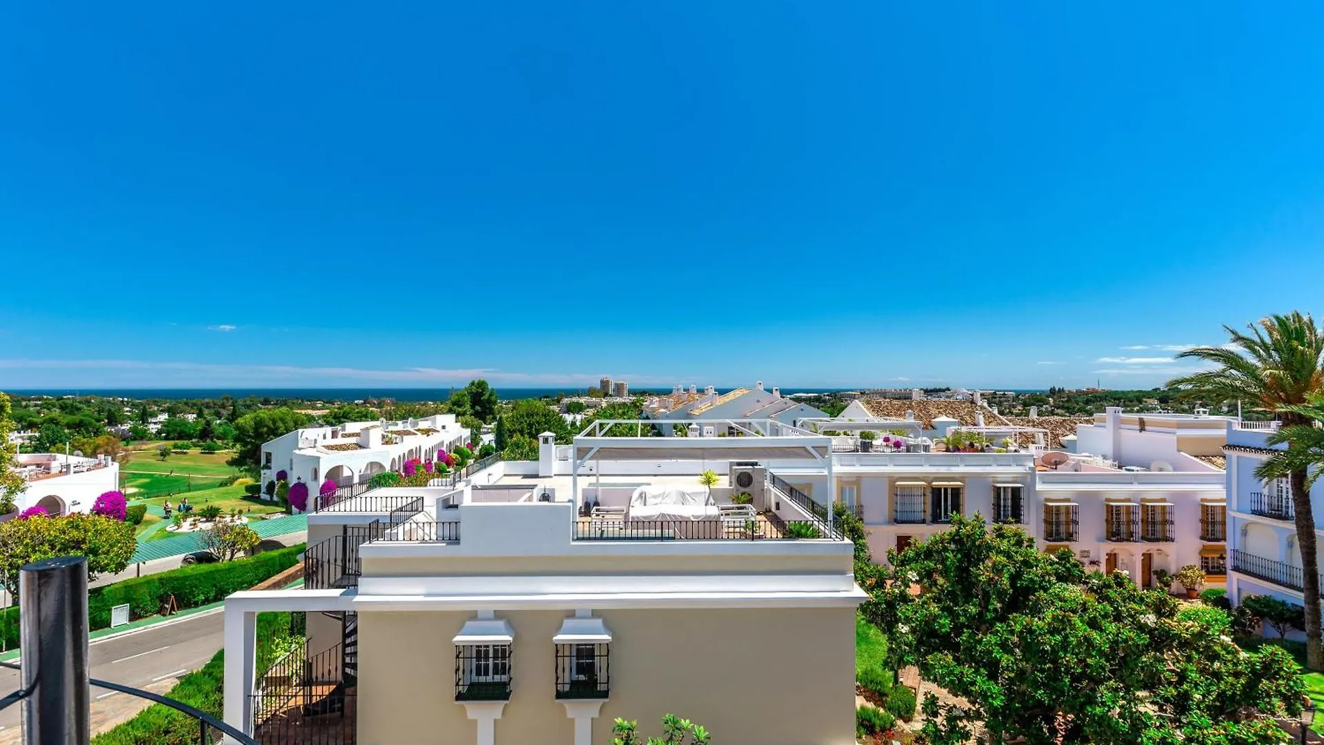 Aloha Pueblo With Sea Views Lägenhet Marbella 0*,  Spanien